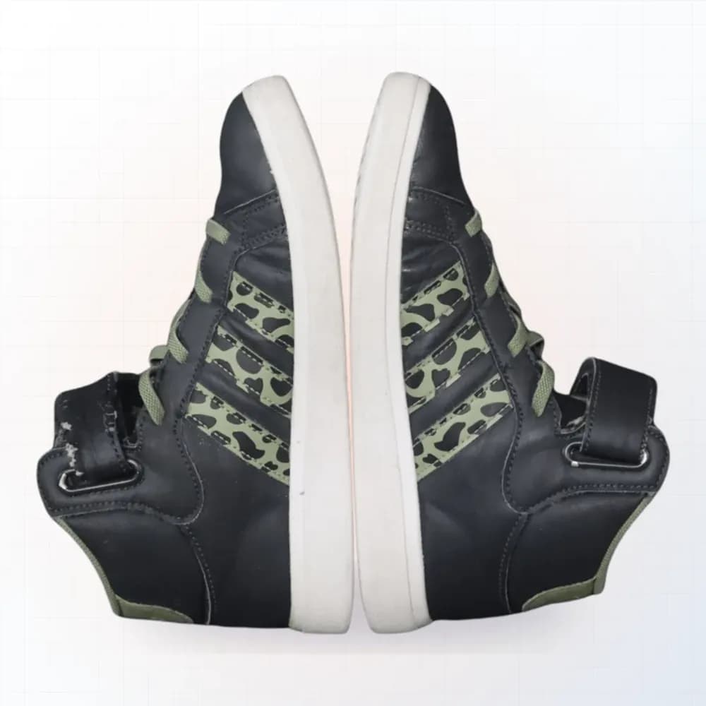 Sneaker Adidas sau khi dán lại đế & khâu gia cố tại EXTRIM