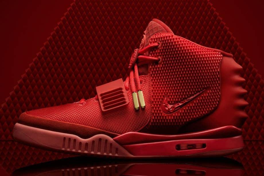 Đôi giày thể thao đình đám mọi thời đại - "Nike Air Yeezy Red October"
