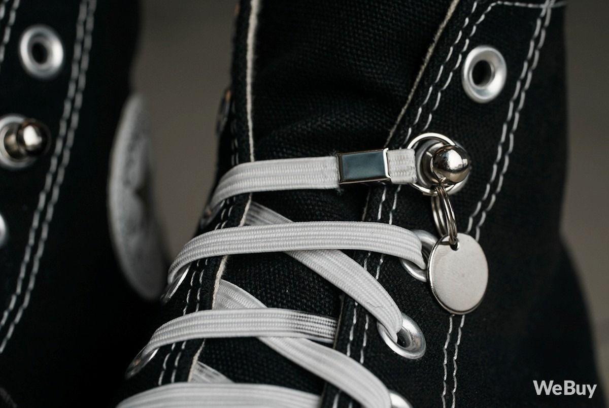 Giải phóng khỏi việc buộc dây giày phức tạp nhờ dây giày không cần buộc