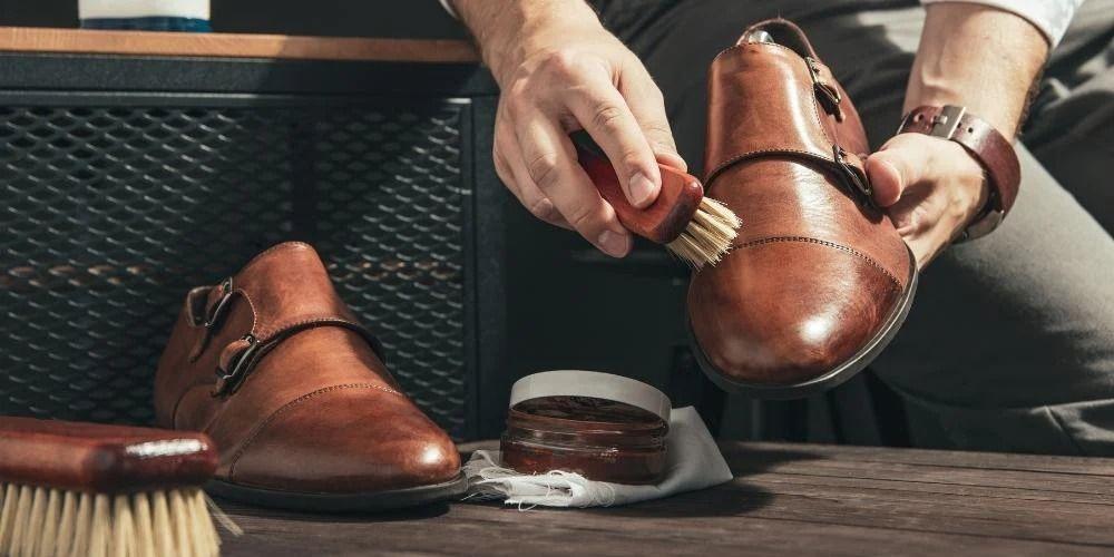 Hướng dẫn chi tiết và mẹo sửa giày tại nhà ai cũng nên biết