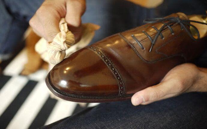 Cách xóa nếp nhăn trên giày | Hướng dẫn phục hồi giày chi tiết