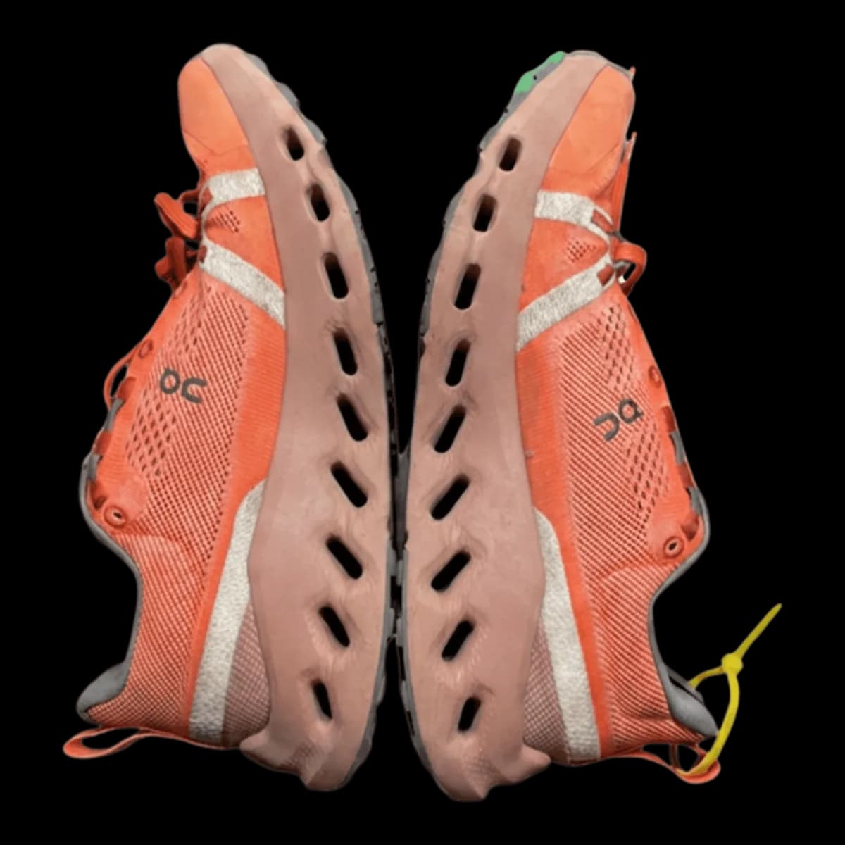 Vệ sinh spa sneaker On - before chi-tiet at EXTRIM