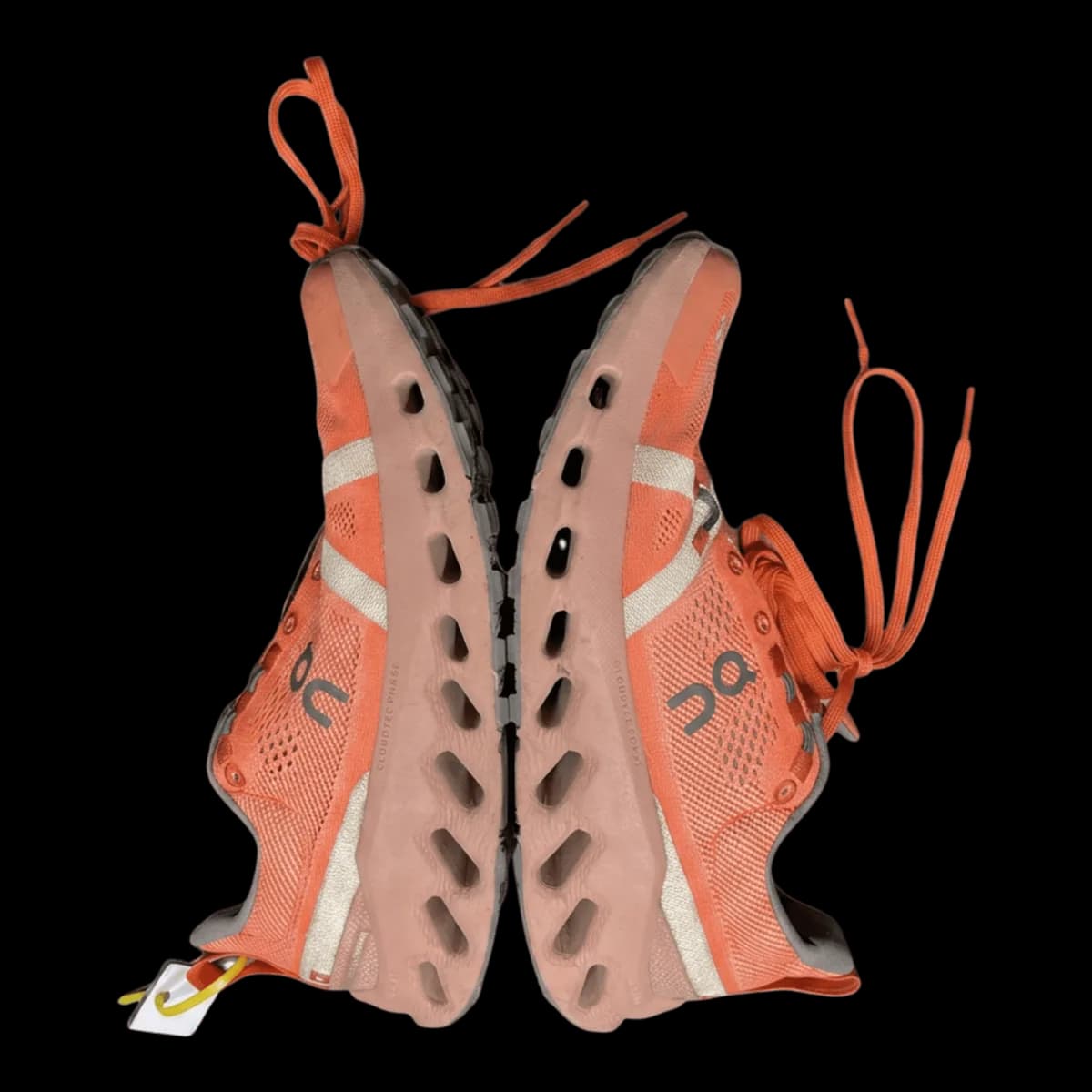 Vệ sinh spa sneaker On - before chi-tiet at EXTRIM