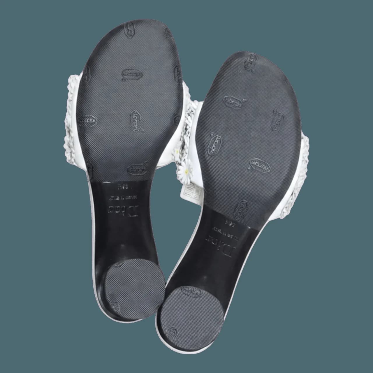 Sau khi dán đế bảo vệ vibram cao gót tại EXTRIM: Dior mule cao gót quai đính đá bạc — ốp mặt đế hoàn thiện sạch đẹp