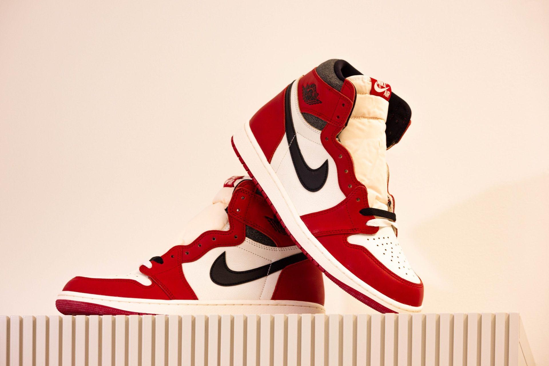 10 bản phối màu huyền thoại của dòng giày Nike Jordan 1 High