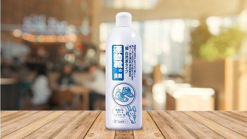 Top 5 nước tẩy trắng giày của Nhật đáng mua nhất hiện tại