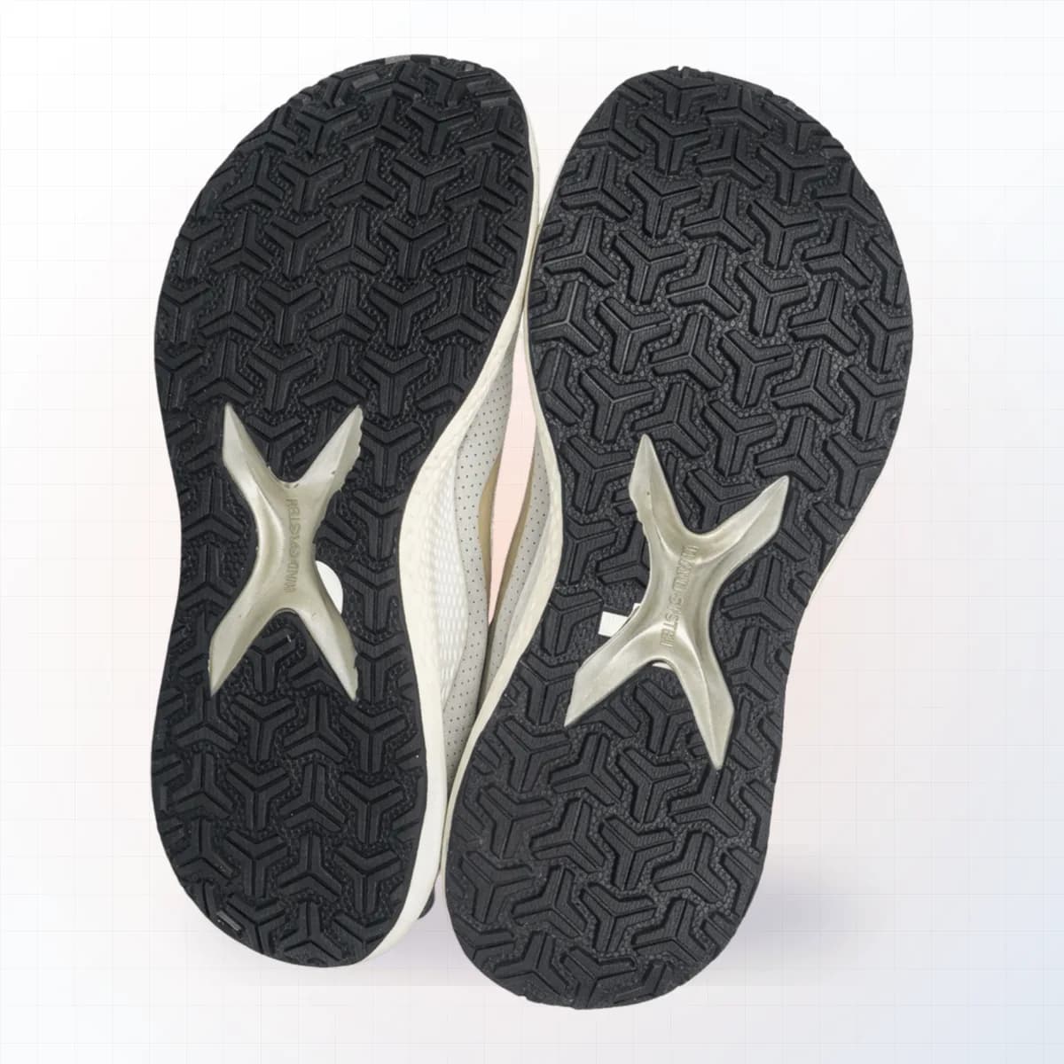 Adidas sneaker mặt đế sau khi hoàn thiện tại EXTRIM