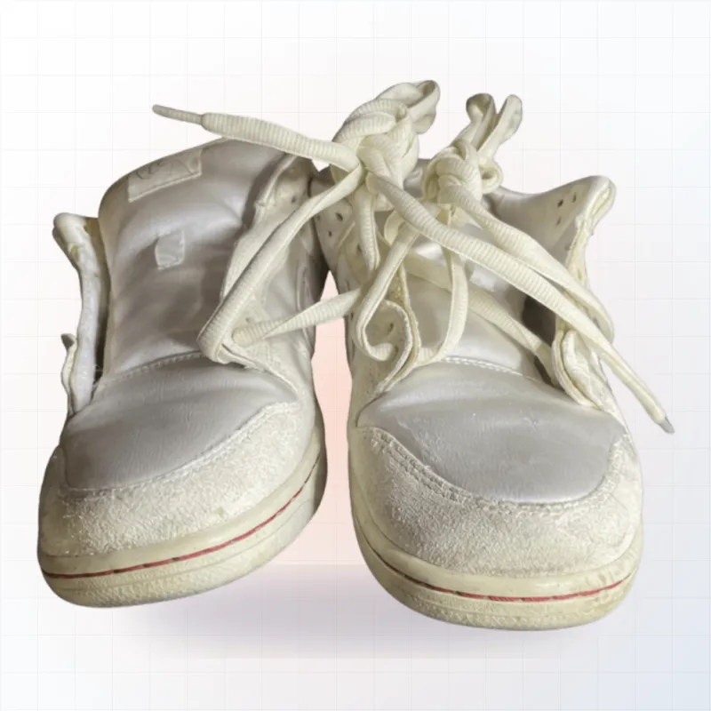 Nike — Color restoration and repaint (before)
