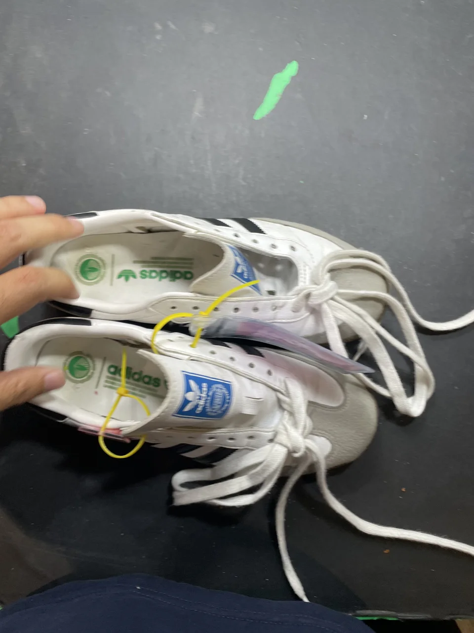 Trước khi spa phục hồi giày da lộn: adidas Samba (adidas Samba)