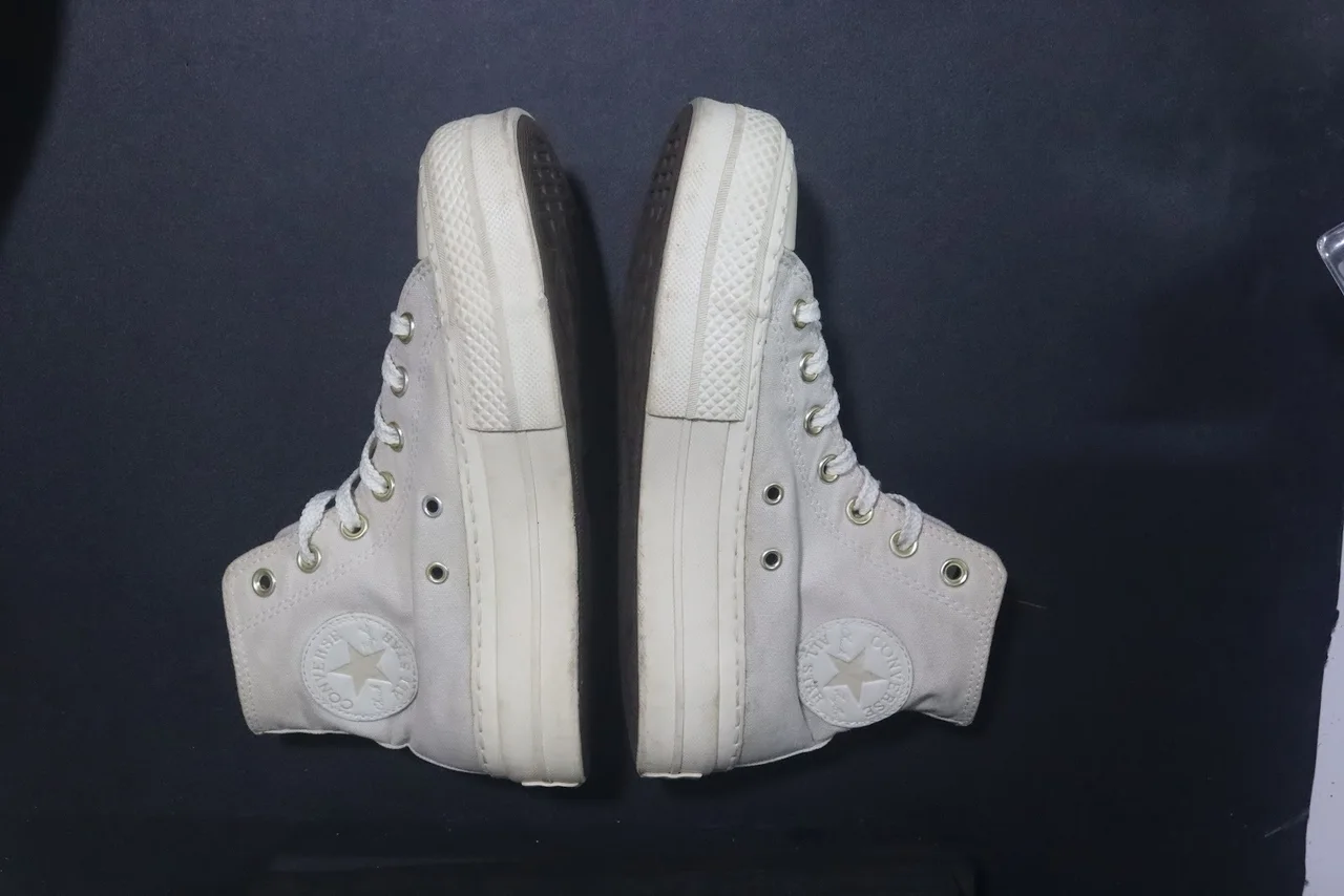 Sau khi dán đế toàn bộ & khâu may đế giày tại EXTRIM: Khâu May Đế - Tiêu Chuẩn - Converse (119498/2100) hoàn thiện sạch đẹp