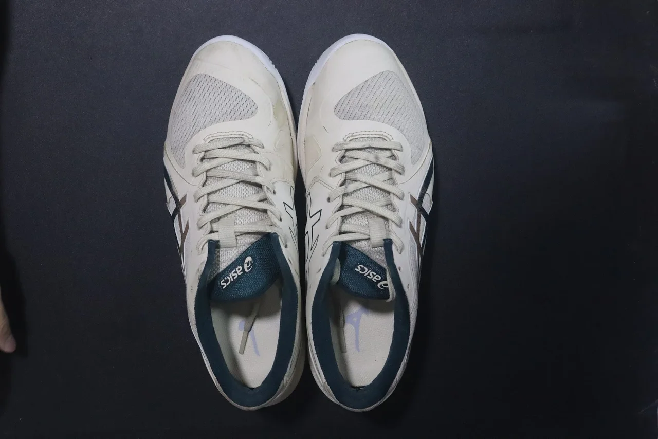 Sau khi thay mới lót giày da cao cấp tại EXTRIM: Thay Mới - Lót Giày Da - Asics (117814/2547) hoàn thiện sạch đẹp