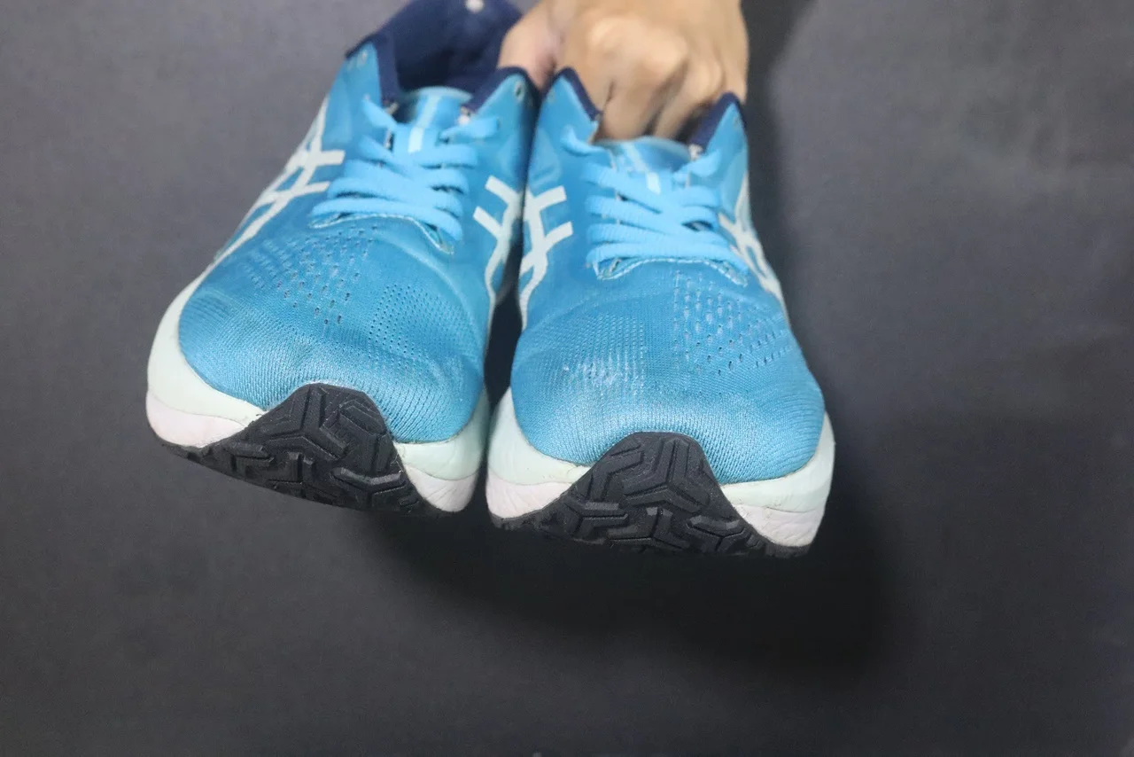 Sau khi phục hồi toàn diện (khâu vá thẩm mỹ thân & gót giày) tại EXTRIM: Khâu Vá Thân - Tiêu Chuẩn - Asics (119229/1114) hoàn thiện sạch đẹp