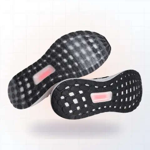 Adidas sneaker mặt đế sau khi hoàn thiện tại EXTRIM