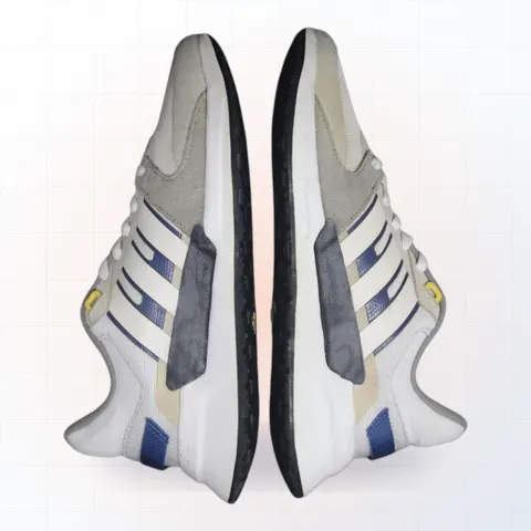 Adidas sneaker mặt hông trước khi xử lý tại EXTRIM