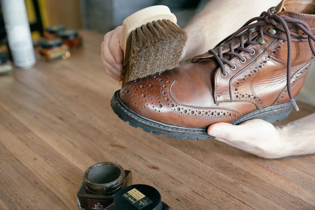 Cách đánh bóng giày: Hướng dẫn làm sáng bóng giày chi tiết nhất